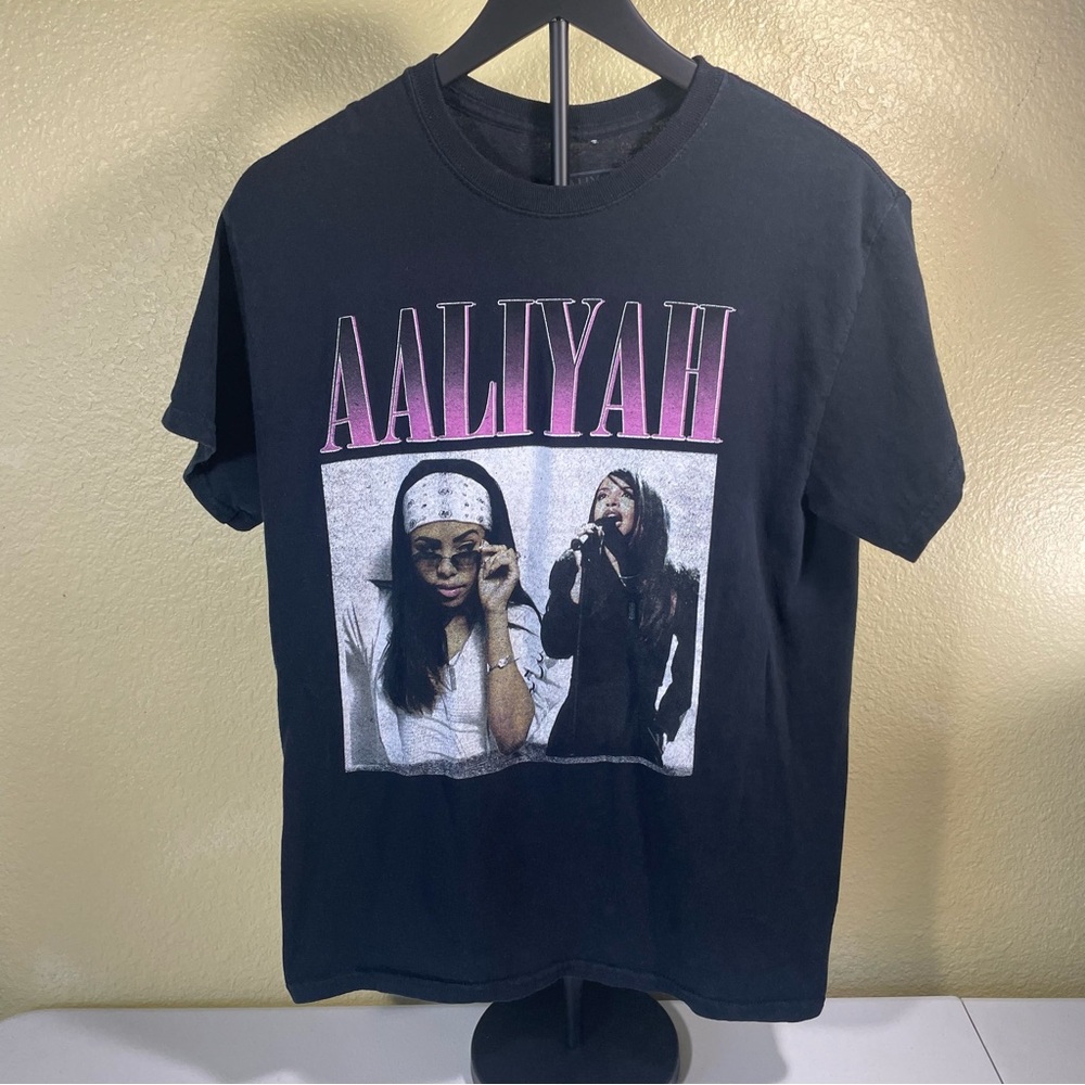Aaliyah Black Graphic Tee - Short Sleeve